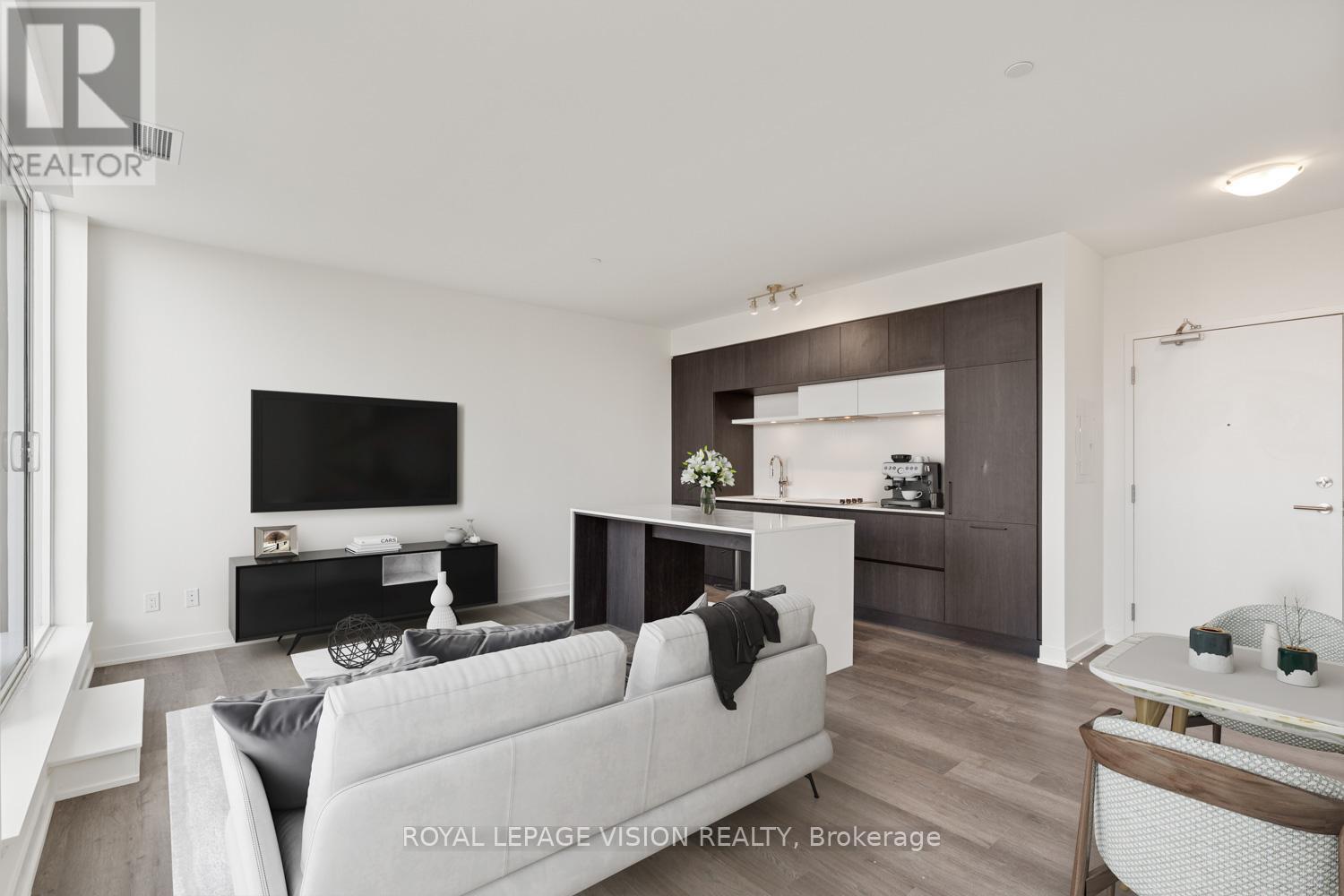 907 - 6 David Eyer Road, Richmond Hill, ON - Indoor Photo Showing Living Room