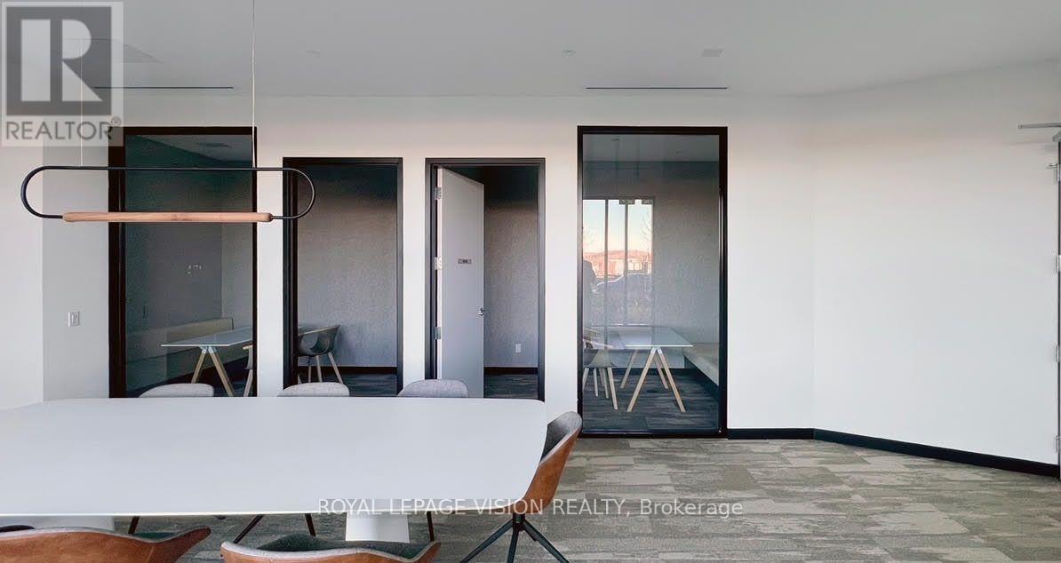 907 - 6 David Eyer Road, Richmond Hill, ON - Indoor Photo Showing Other Room