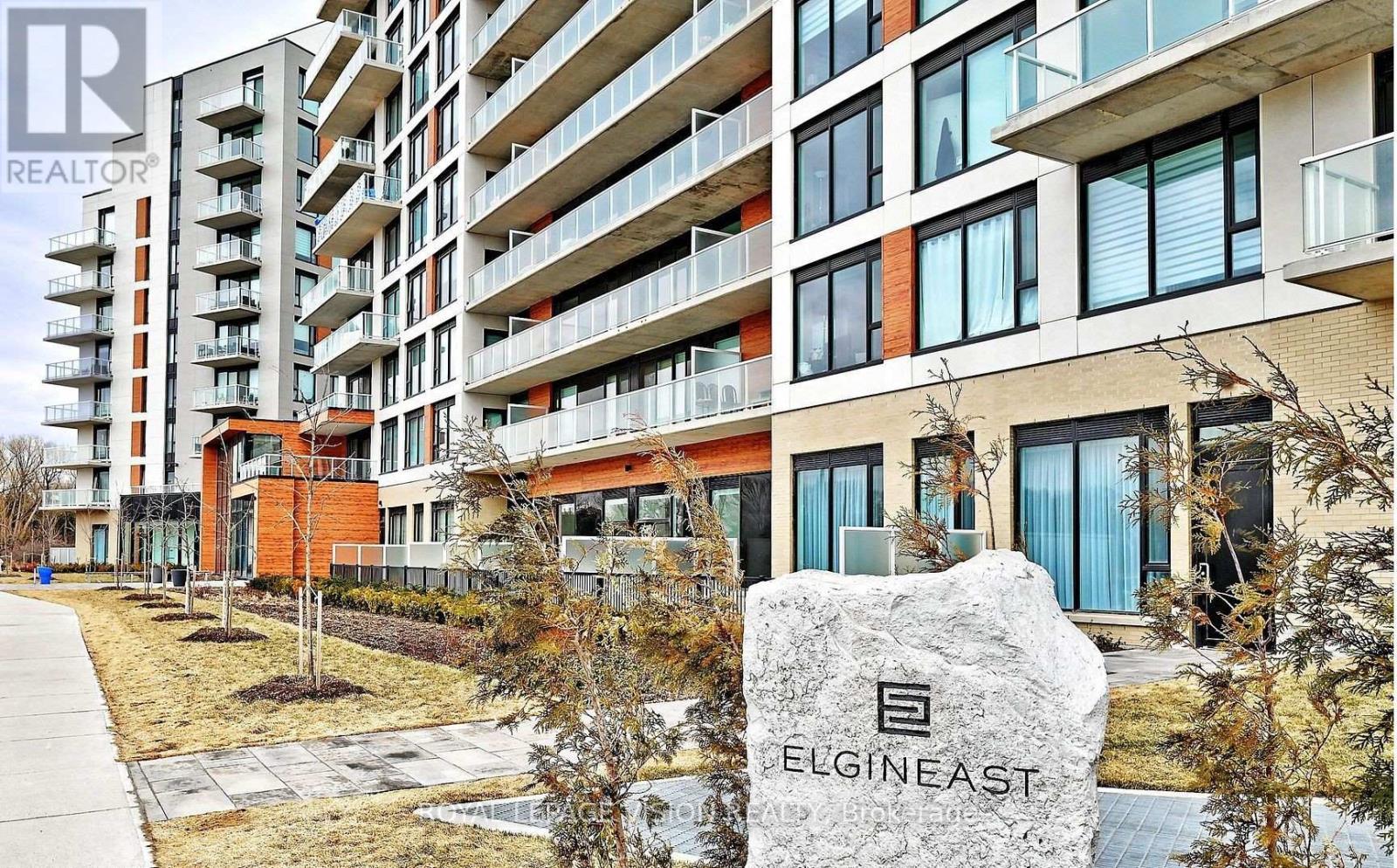 907 - 6 David Eyer Road, Richmond Hill, ON - Outdoor With Facade