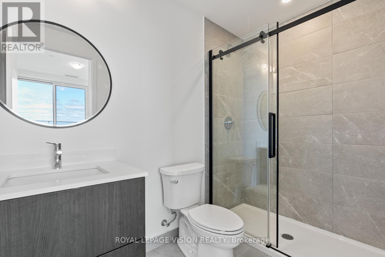 907 - 6 David Eyer Road, Richmond Hill, ON - Indoor Photo Showing Bathroom