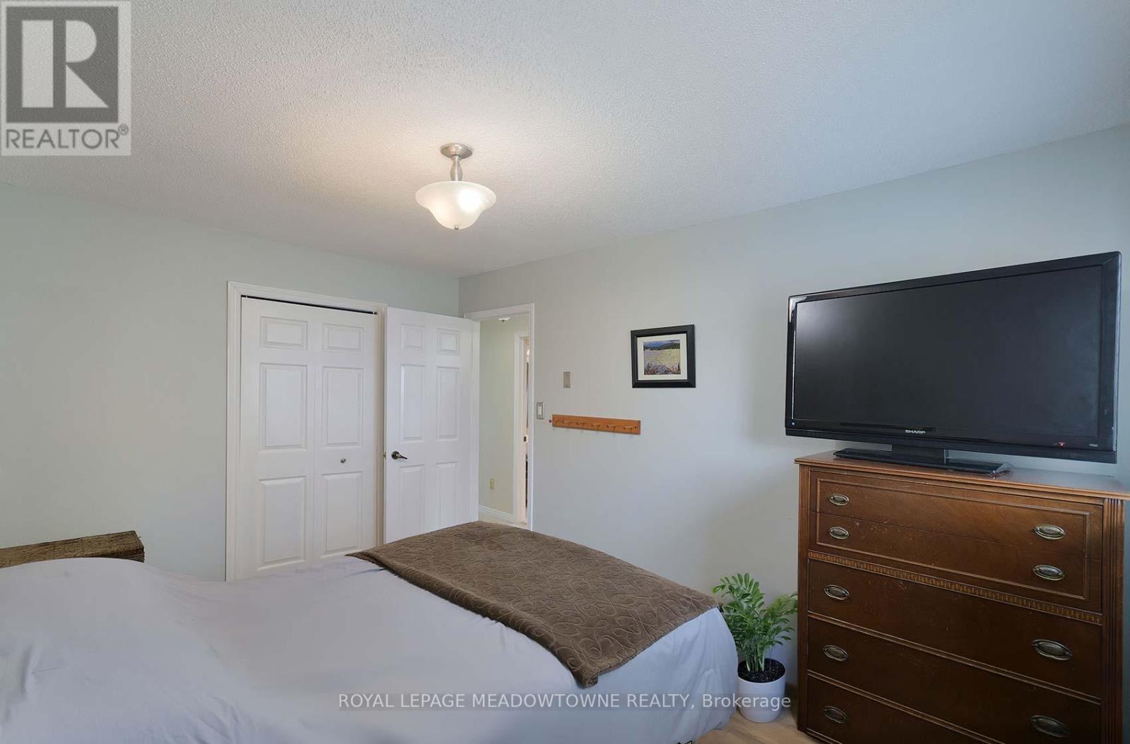 4207 Trapper Crescent, Mississauga, ON - Indoor Photo Showing Bedroom