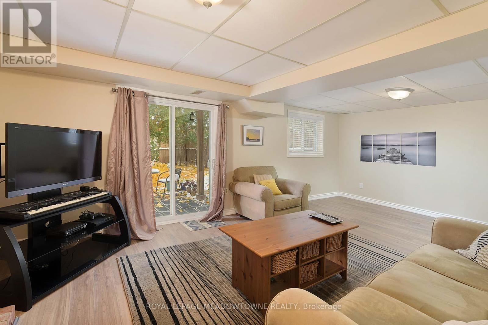 4207 Trapper Crescent, Mississauga, ON - Indoor Photo Showing Living Room