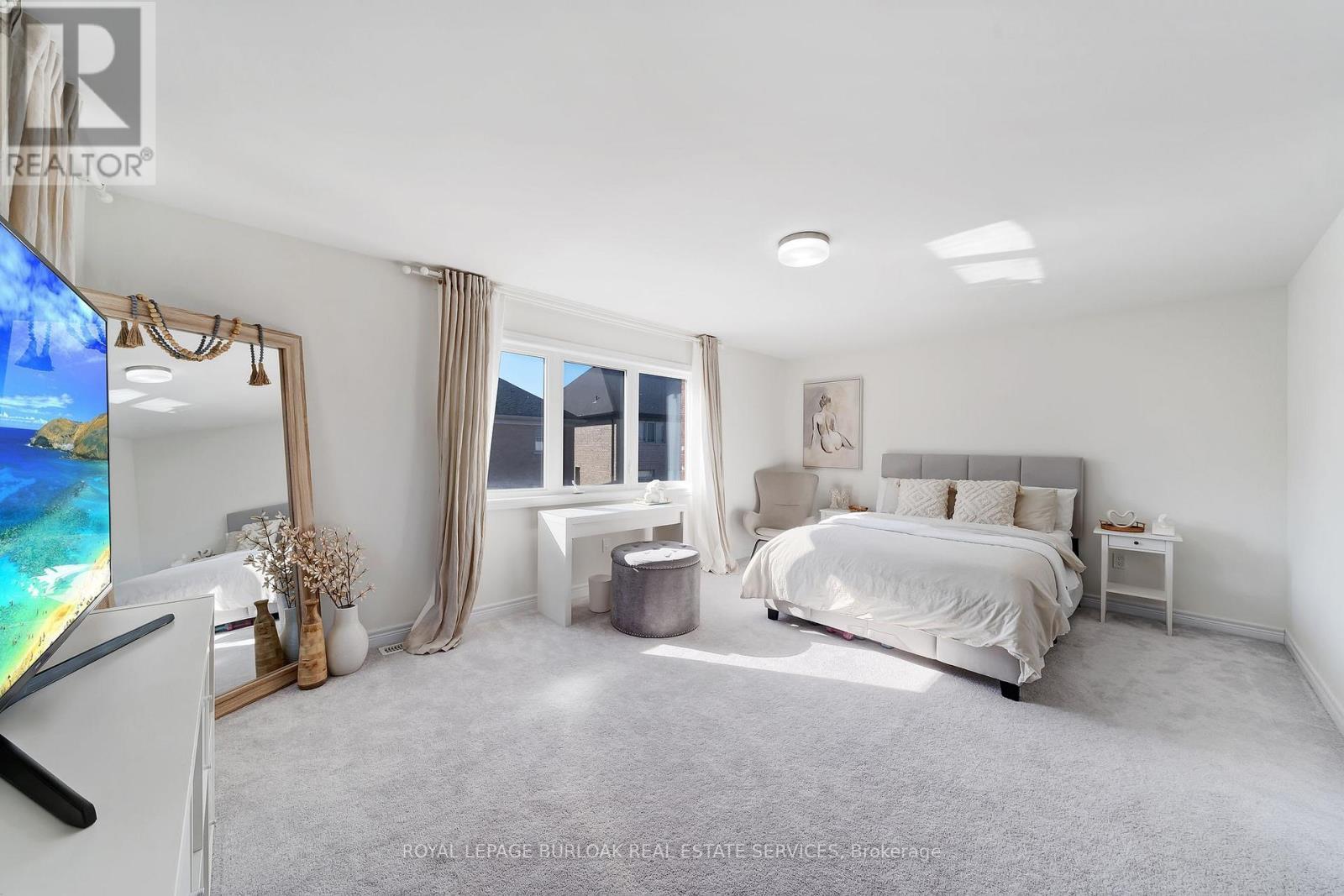 1264 Chee Chee Landing, Milton, ON - Indoor Photo Showing Bedroom