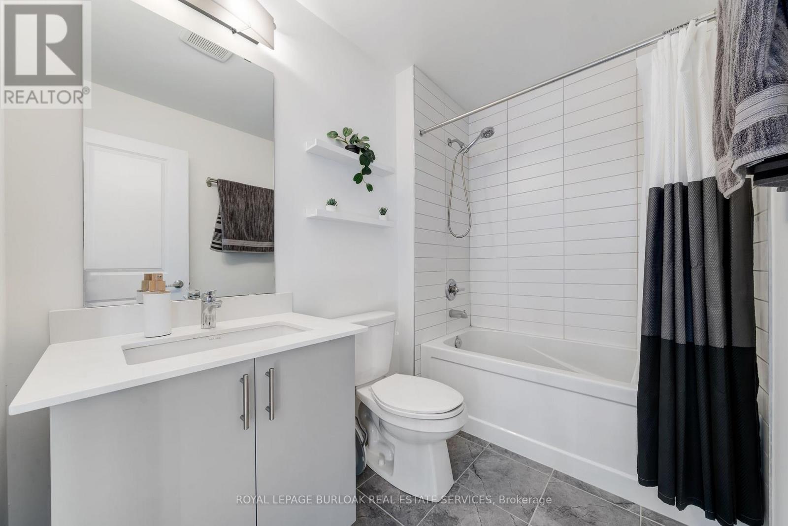 1264 Chee Chee Landing, Milton, ON - Indoor Photo Showing Bathroom