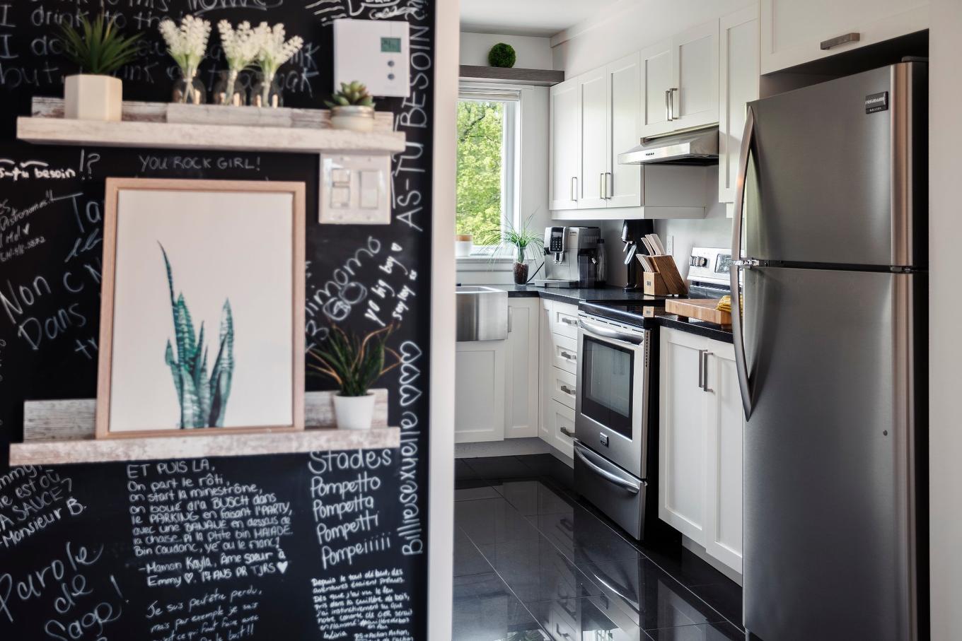 Kitchen - E-7580 Boul. Wilfrid-Hamel, Québec (Sainte-Foy/Sillery/Cap-Rouge), QC - Indoor Photo Showing Kitchen