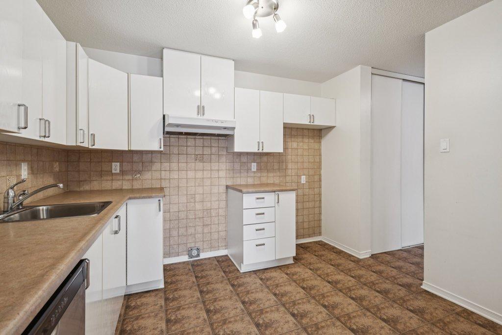 Cuisine - 15-240 Boul. De L'Hôpital, Gatineau (Gatineau), QC - Indoor Photo Showing Kitchen