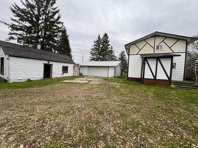 11 Theker Street, Stratton, ON - Outdoor