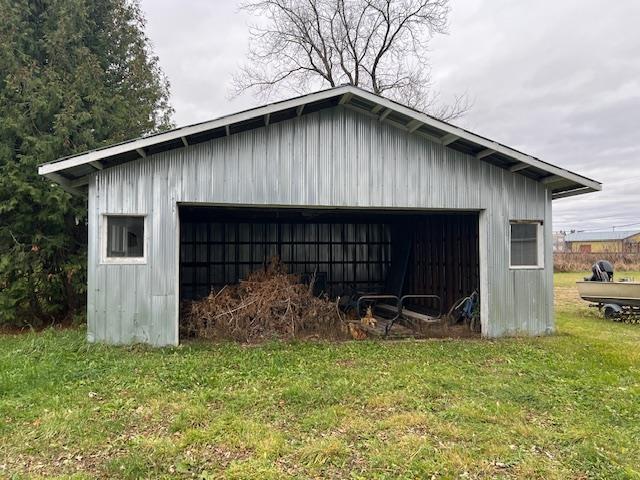 11 Theker Street, Stratton, ON - Outdoor