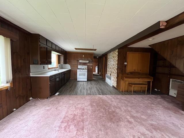 11 Theker Street, Stratton, ON - Indoor