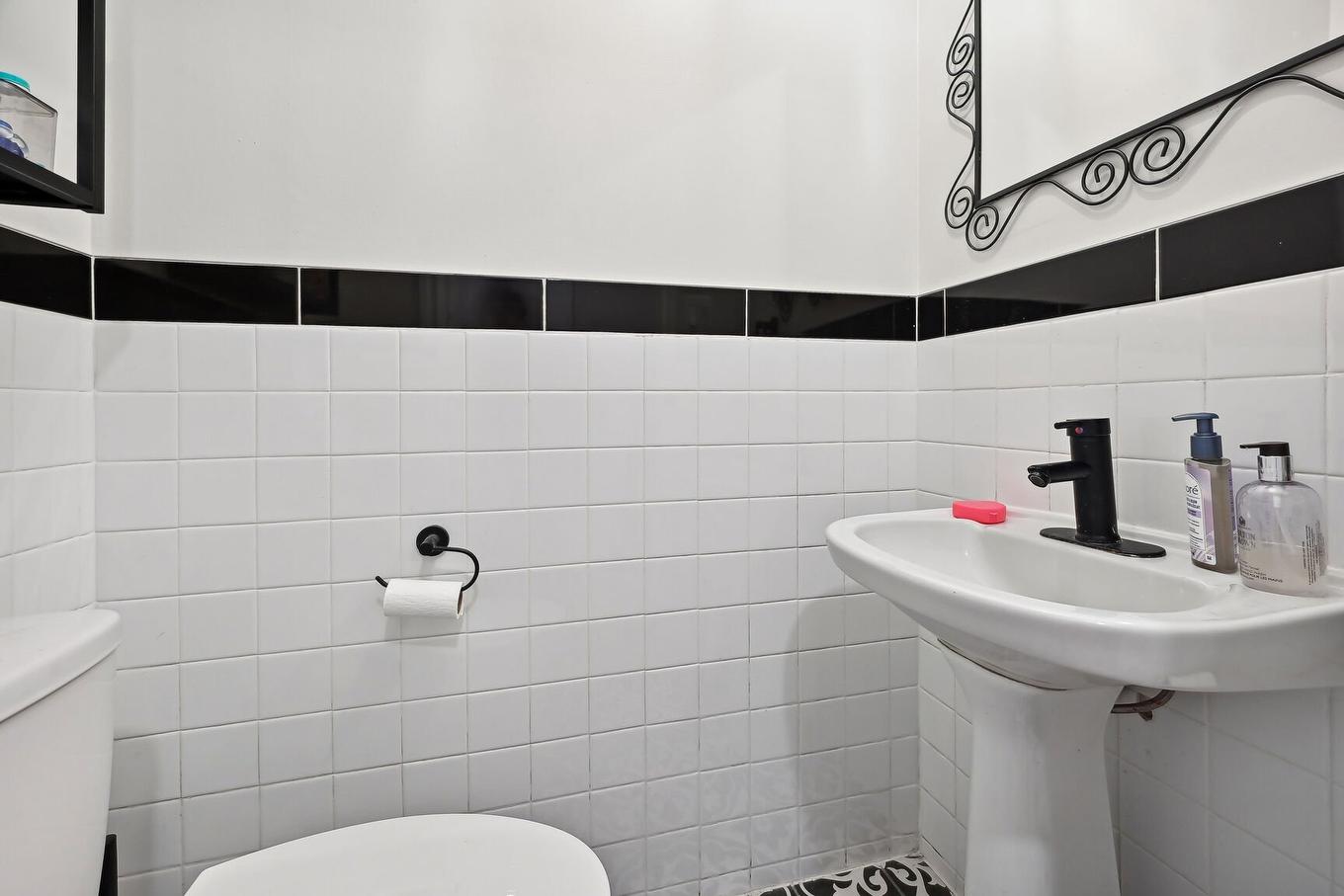 Powder room - 440 Rue De La Congrégation, Montréal (Le Sud-Ouest), QC - Indoor Photo Showing Bathroom