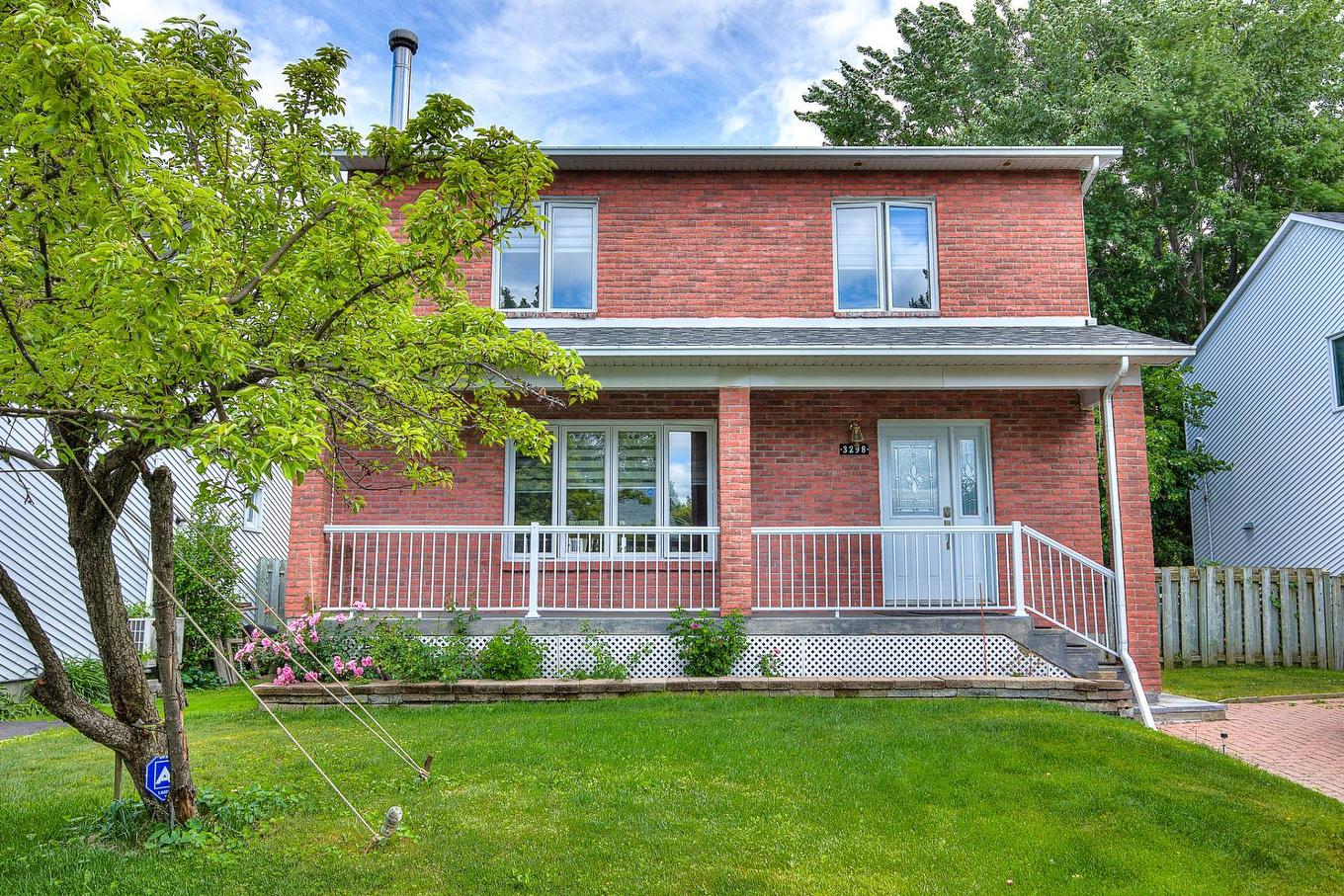 Façade - 3298 Rue Élodie, Laval (Fabreville), QC - Outdoor With Deck Patio Veranda