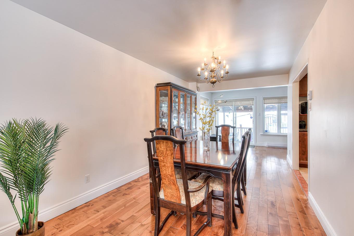 Salle à manger - 3298 Rue Élodie, Laval (Fabreville), QC - Indoor Photo Showing Dining Room