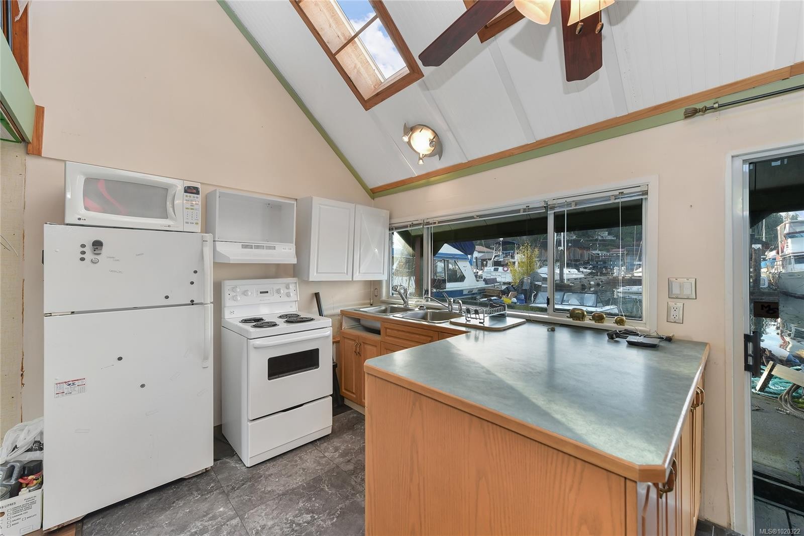 7-1745 Cowichan Bay Rd, Cowichan Bay, BC