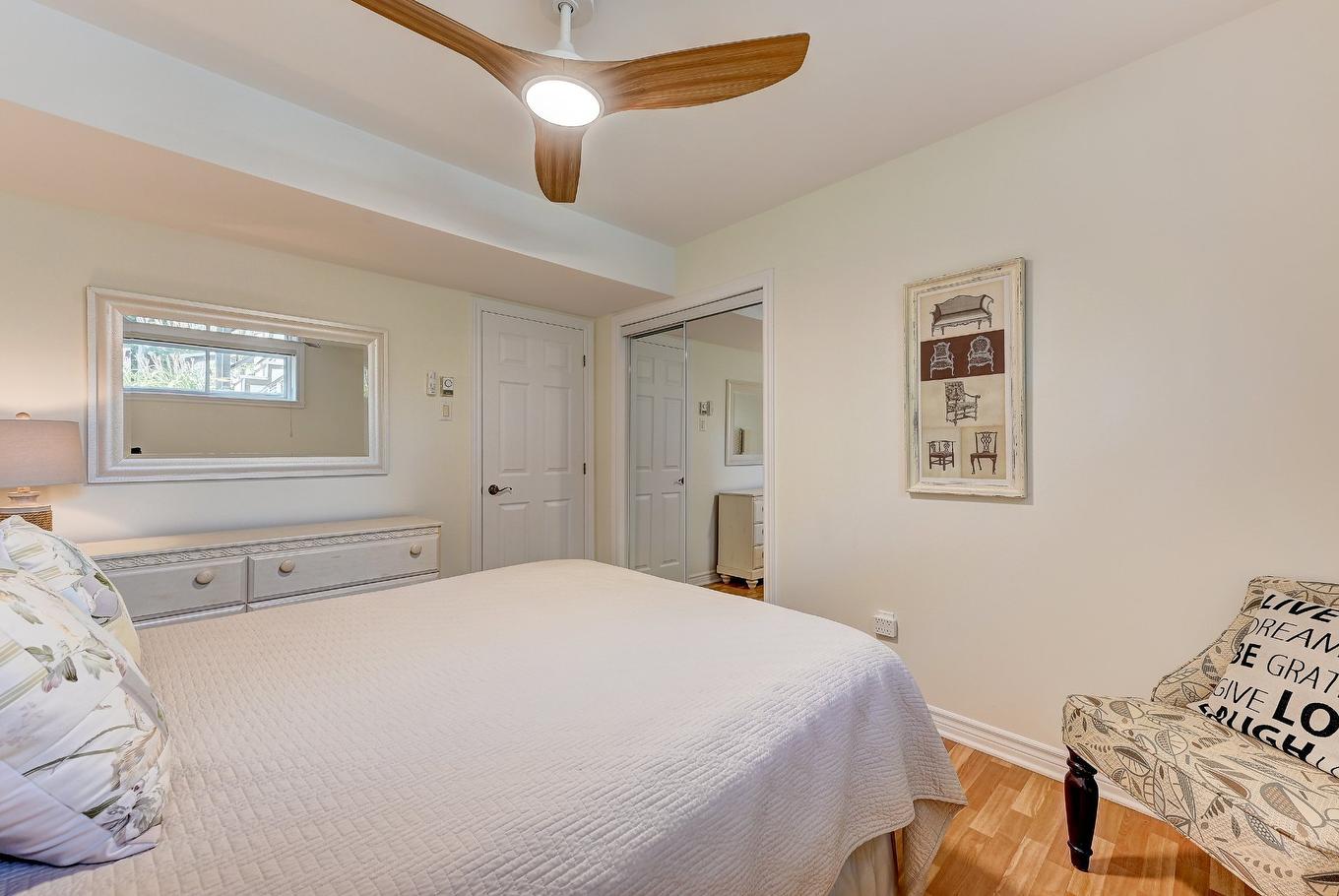 Chambre à coucher - 51 Rue Anatole-Touchette, Saint-Jean-Sur-Richelieu, QC - Indoor Photo Showing Bedroom