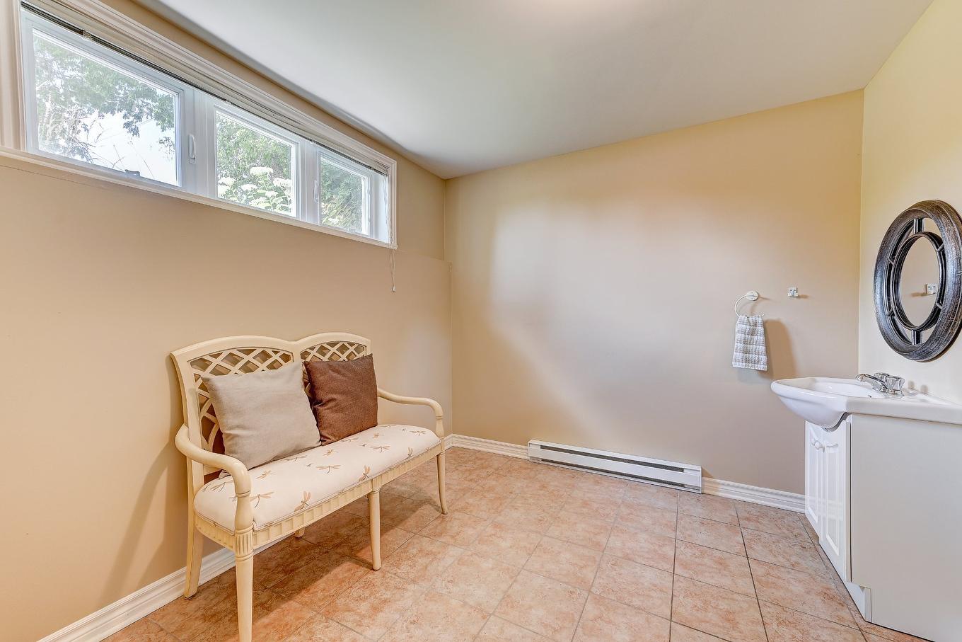 Salle d'eau - 51 Rue Anatole-Touchette, Saint-Jean-Sur-Richelieu, QC - Indoor