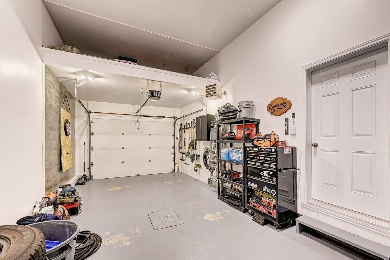 Garage - 51 Rue Anatole-Touchette, Saint-Jean-Sur-Richelieu, QC - Indoor Photo Showing Garage