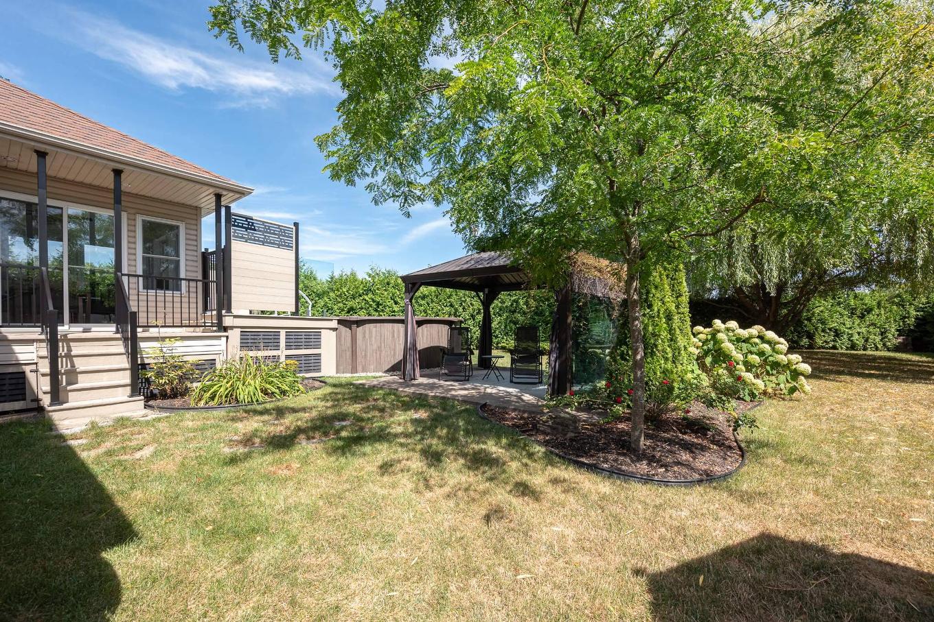 Cour - 51 Rue Anatole-Touchette, Saint-Jean-Sur-Richelieu, QC - Outdoor