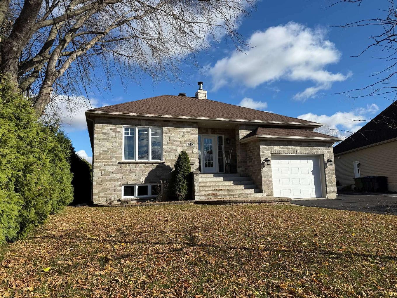 Façade - 51 Rue Anatole-Touchette, Saint-Jean-Sur-Richelieu, QC - Outdoor