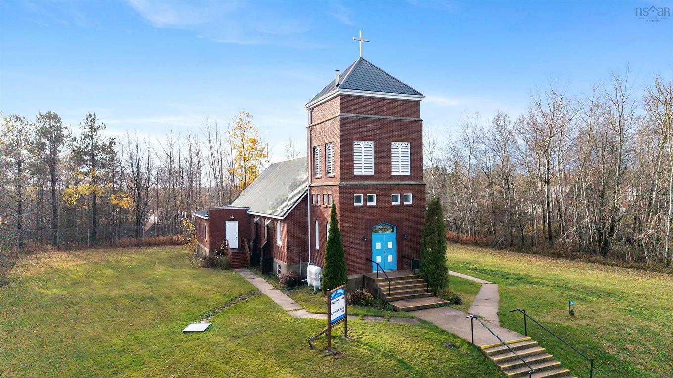 14 Church Street, Lantz, NS