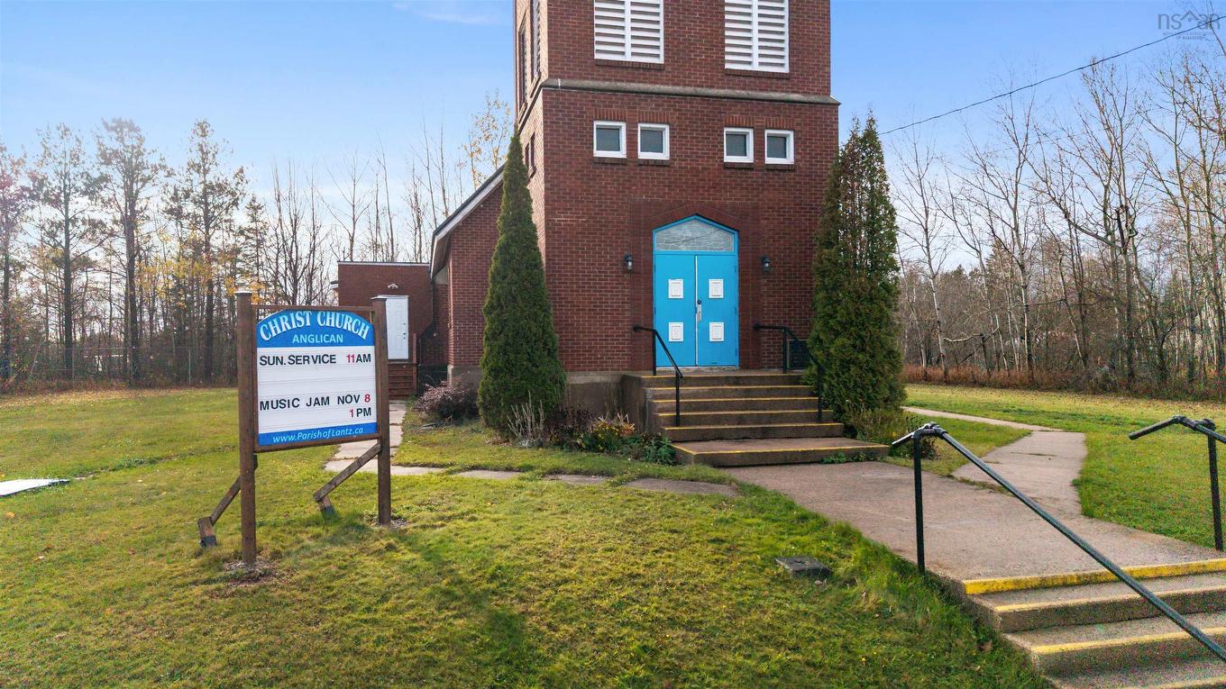 14 Church Street, Lantz, NS