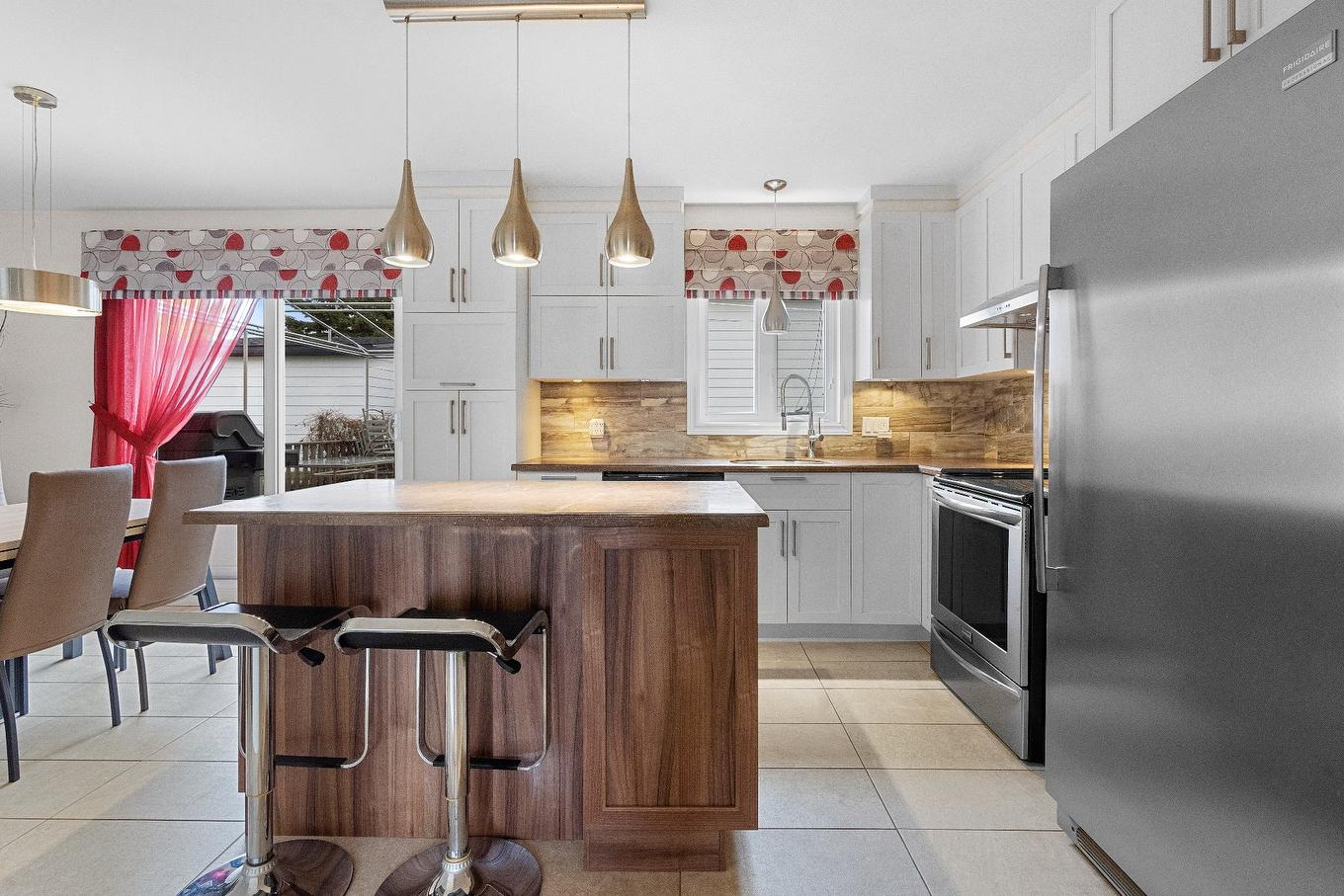 Cuisine - 112 Rue Des Laquiers, Lévis (Desjardins), QC - Indoor Photo Showing Kitchen With Upgraded Kitchen