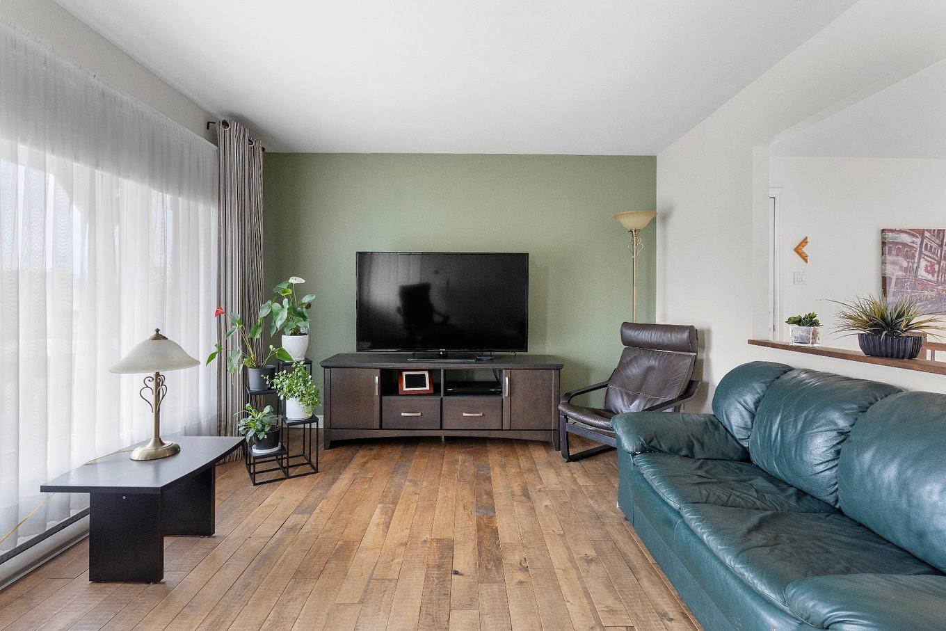 Salon - 112 Rue Des Laquiers, Lévis (Desjardins), QC - Indoor Photo Showing Living Room