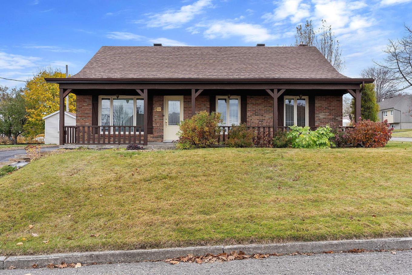 Façade - 112 Rue Des Laquiers, Lévis (Desjardins), QC - Outdoor With Deck Patio Veranda