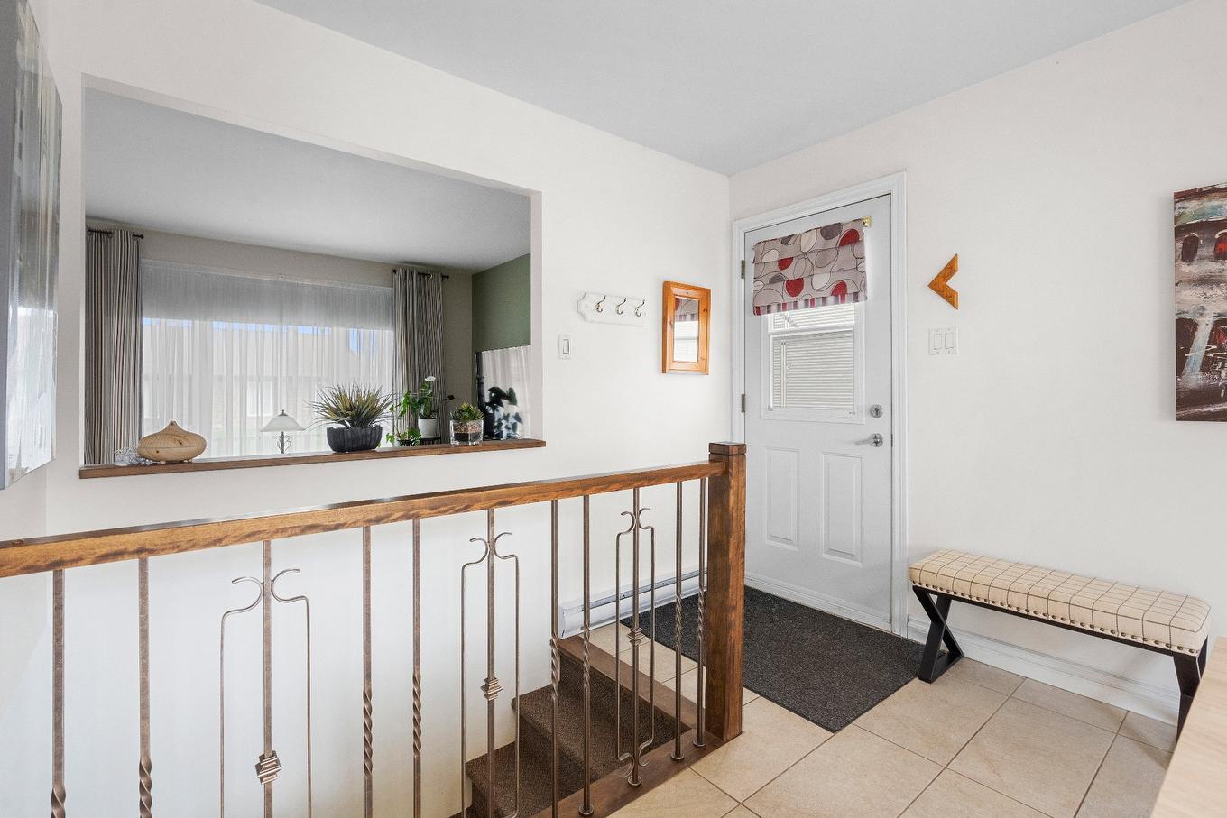 Hall d'entrée/Vestibule - 112 Rue Des Laquiers, Lévis (Desjardins), QC - Indoor Photo Showing Other Room