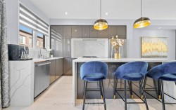 173 Sabina Drive Oakville, ON L6H 0L4