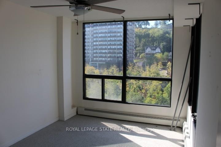 1507-150 Charlton Avenue E, Hamilton, ON - Indoor Photo Showing Other Room