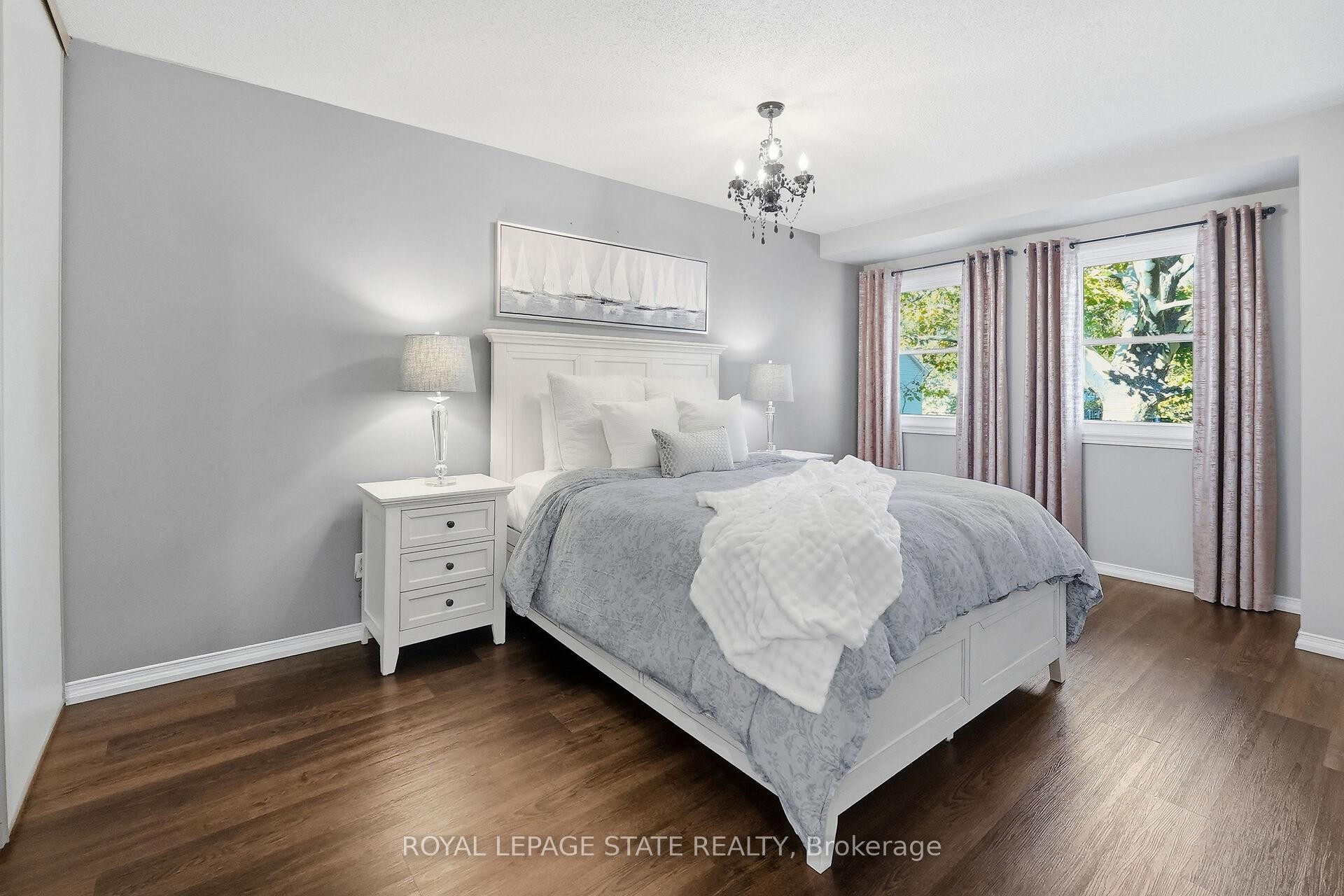 9-55 Kerman Avenue, Grimsby, ON - Indoor Photo Showing Bedroom