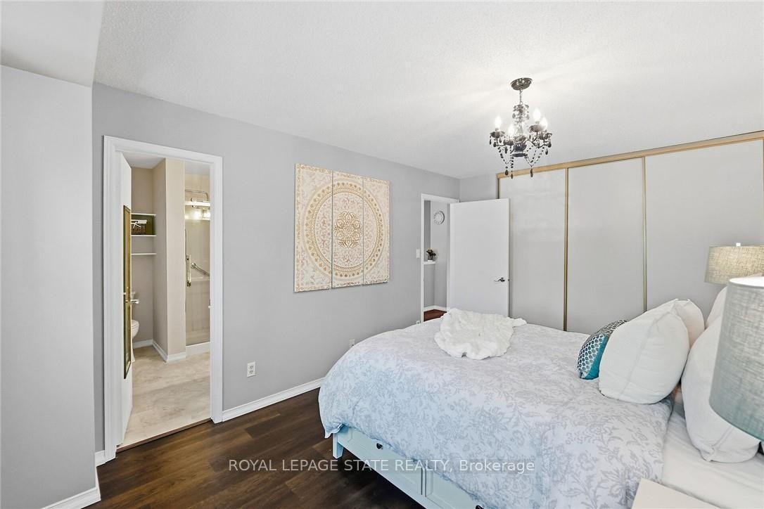 9-55 Kerman Avenue, Grimsby, ON - Indoor Photo Showing Bedroom