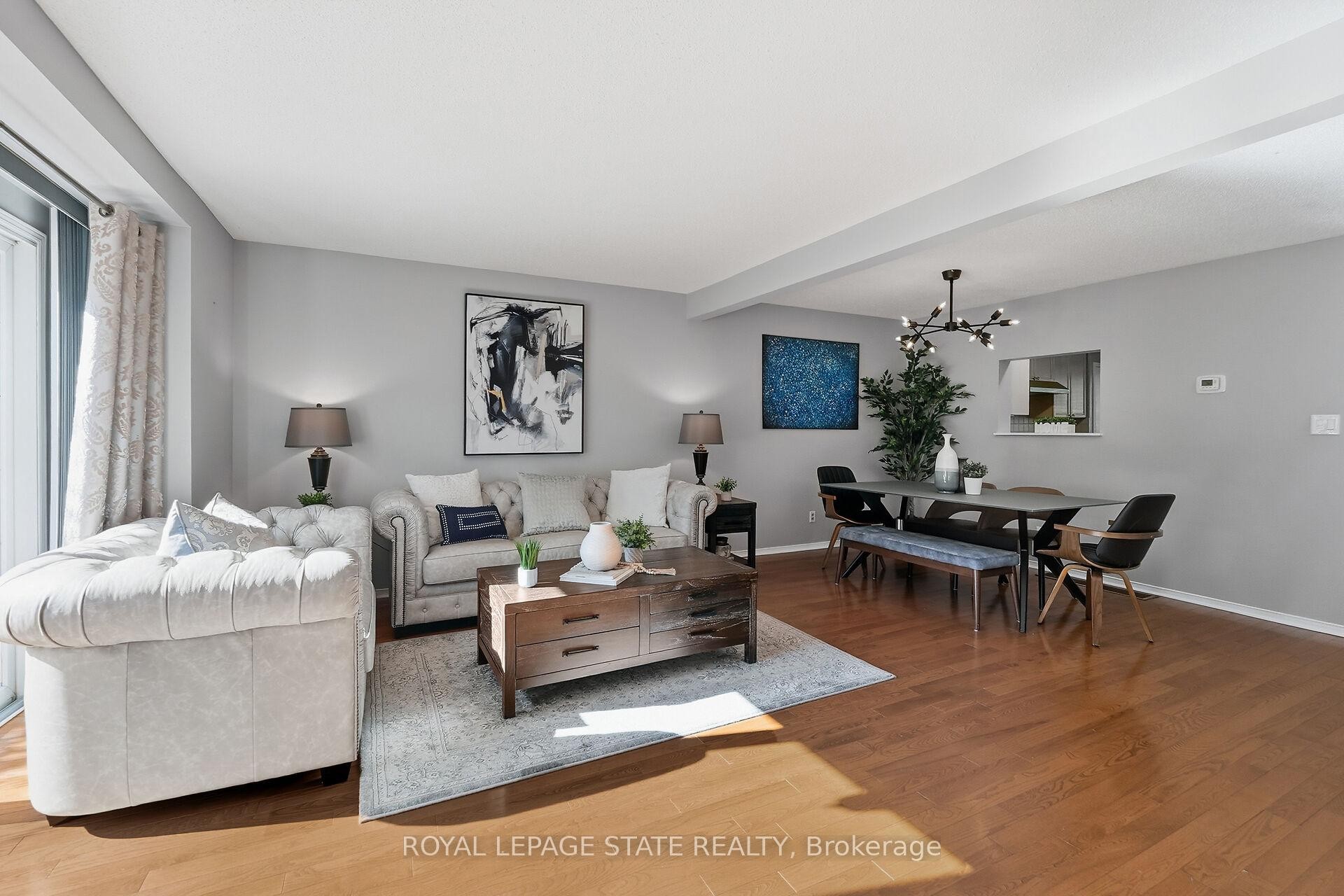9-55 Kerman Avenue, Grimsby, ON - Indoor Photo Showing Living Room
