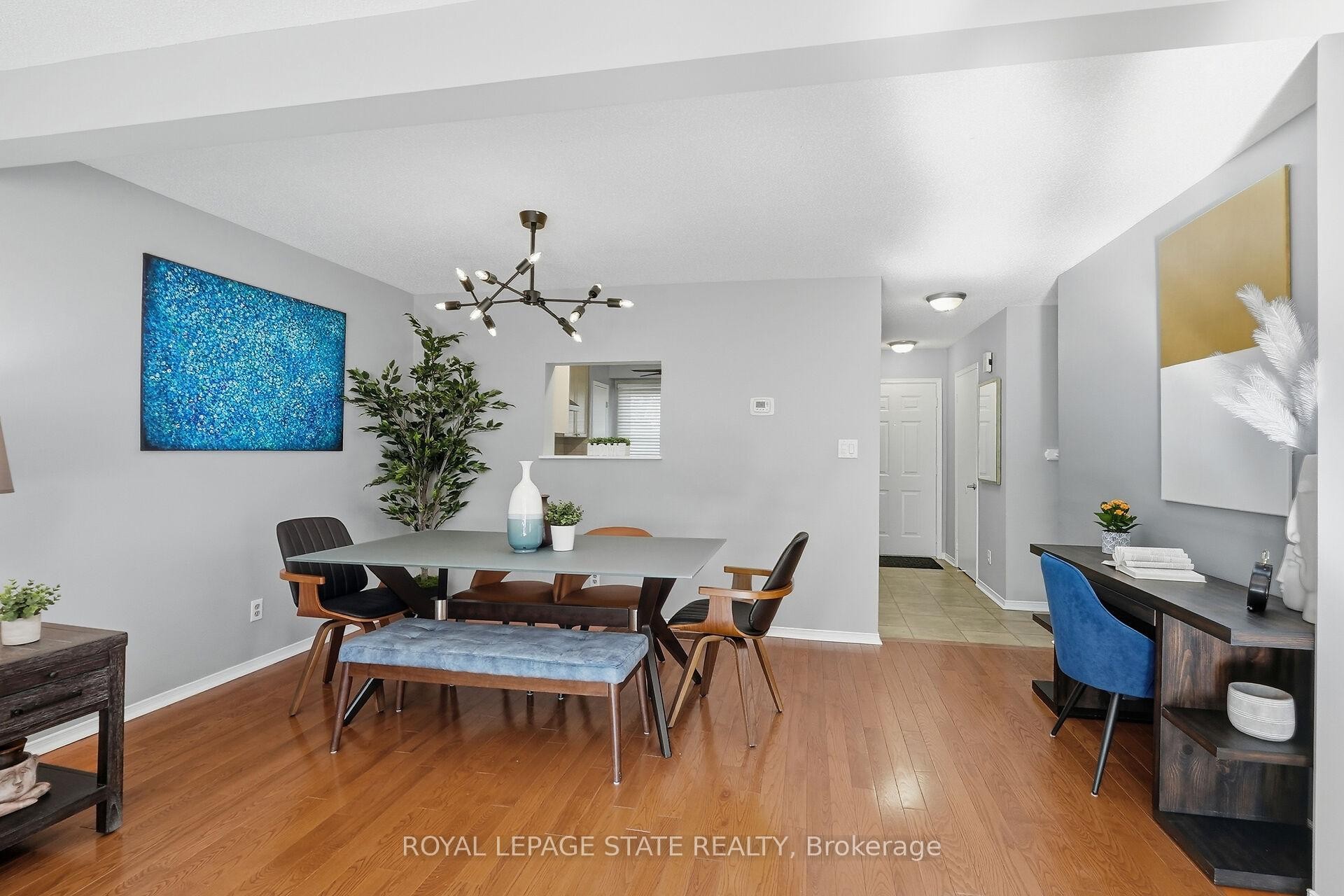 9-55 Kerman Avenue, Grimsby, ON - Indoor Photo Showing Dining Room