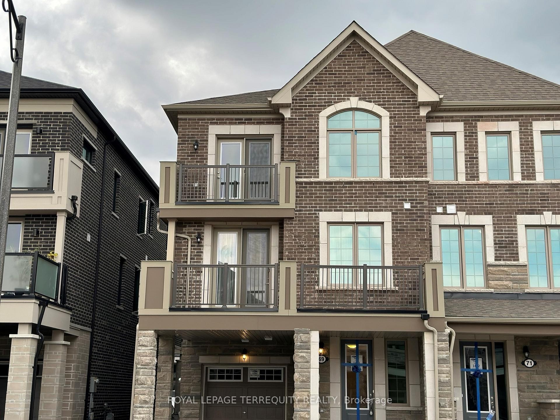 69 Therma Crescent, Markham, ON - Outdoor With Balcony With Facade