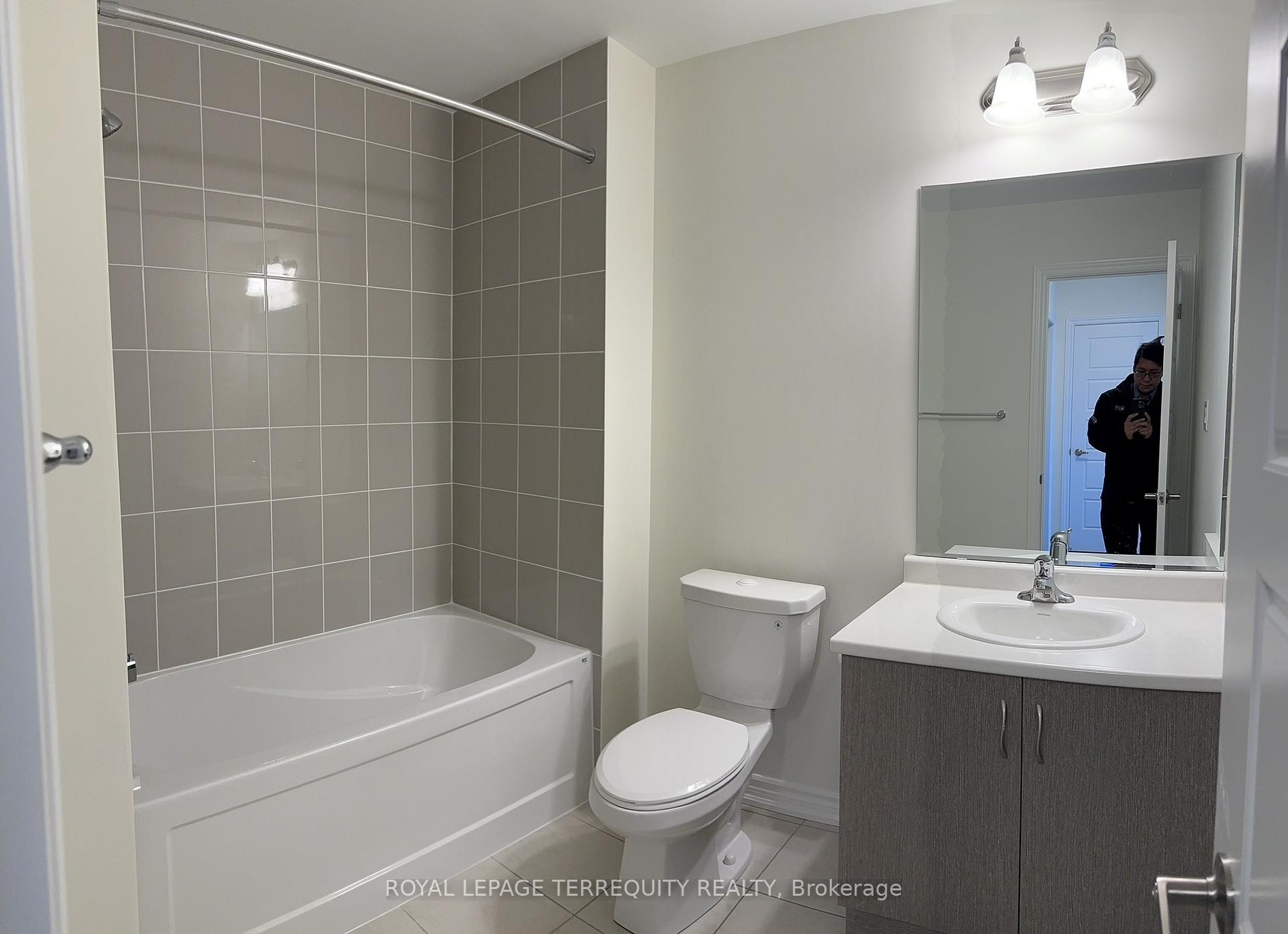 69 Therma Crescent, Markham, ON - Indoor Photo Showing Bathroom