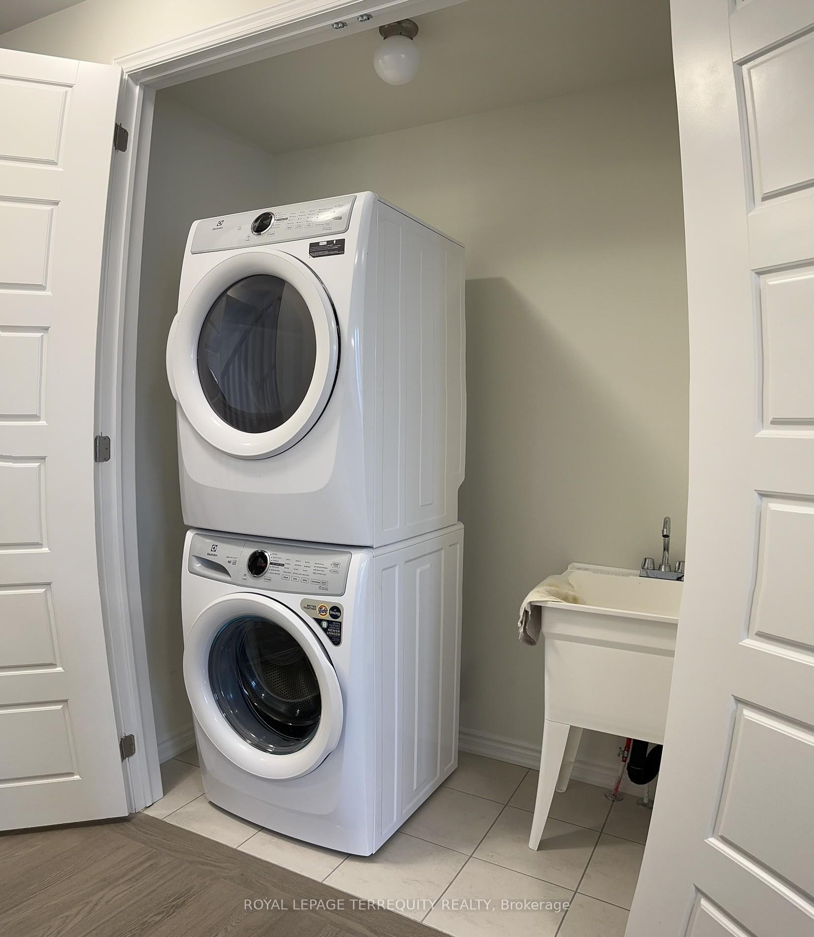 69 Therma Crescent, Markham, ON - Indoor Photo Showing Laundry Room