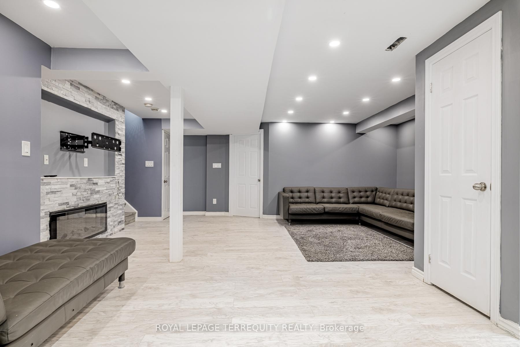 Bsmt-60 Kaitlin Drive, Richmond Hill, ON - Indoor Photo Showing Other Room