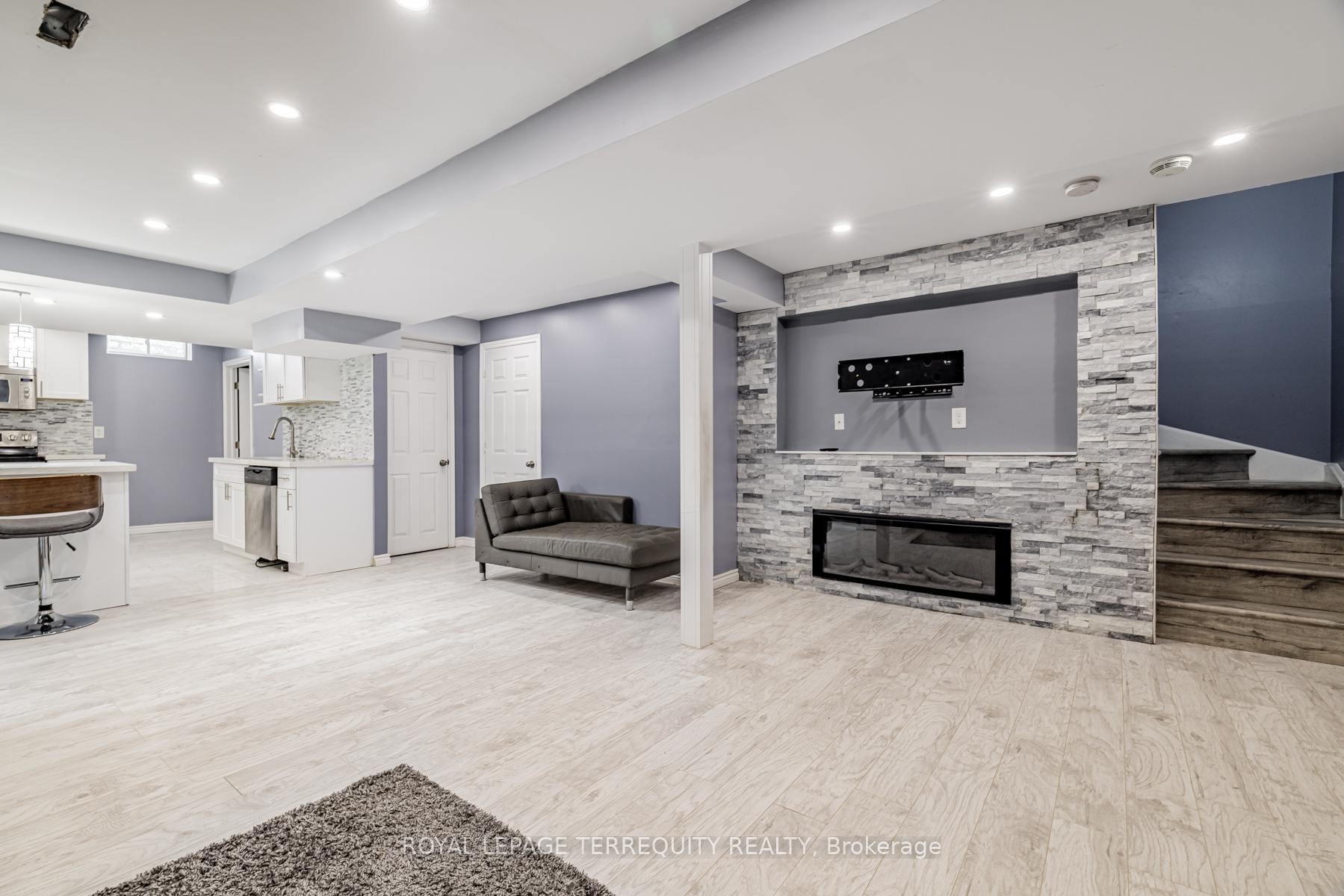 Bsmt-60 Kaitlin Drive, Richmond Hill, ON - Indoor With Fireplace