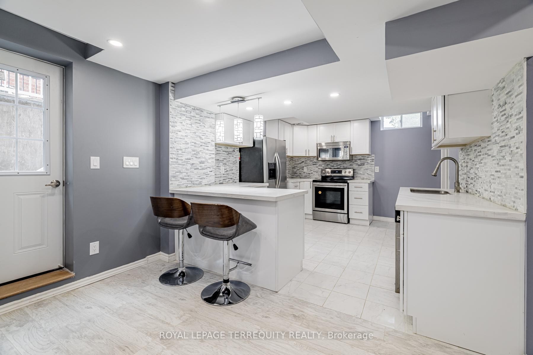 Bsmt-60 Kaitlin Drive, Richmond Hill, ON - Indoor Photo Showing Kitchen