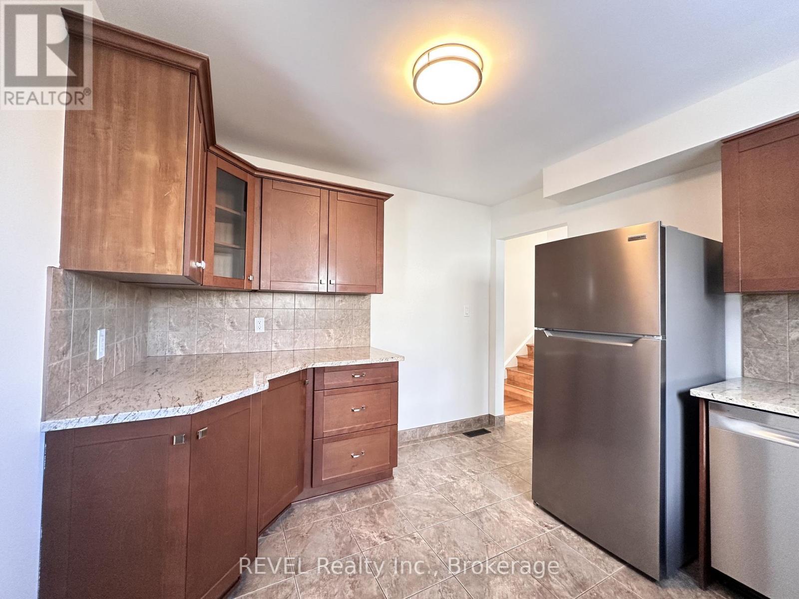 Upper - 7109 Jill Drive, Niagara Falls (Marineland), ON - Indoor Photo Showing Kitchen