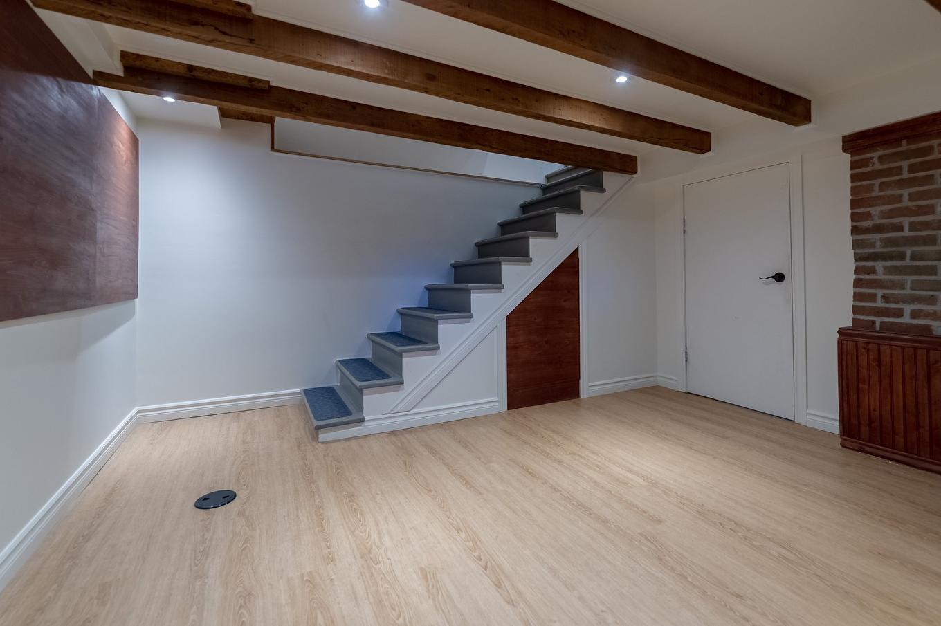 Basement - 85 Rue Regent, Longueuil (Greenfield Park), QC - Indoor Photo Showing Other Room