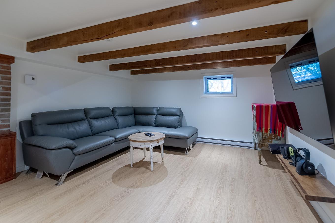 Basement - 85 Rue Regent, Longueuil (Greenfield Park), QC - Indoor Photo Showing Basement