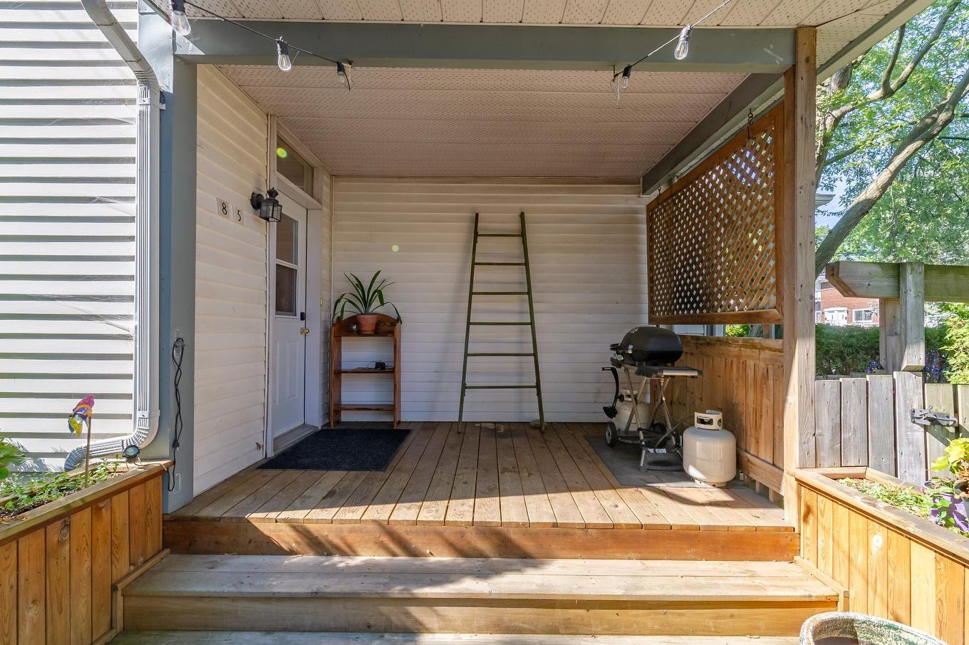 Backyard - 85 Rue Regent, Longueuil (Greenfield Park), QC - Photo Showing Garage