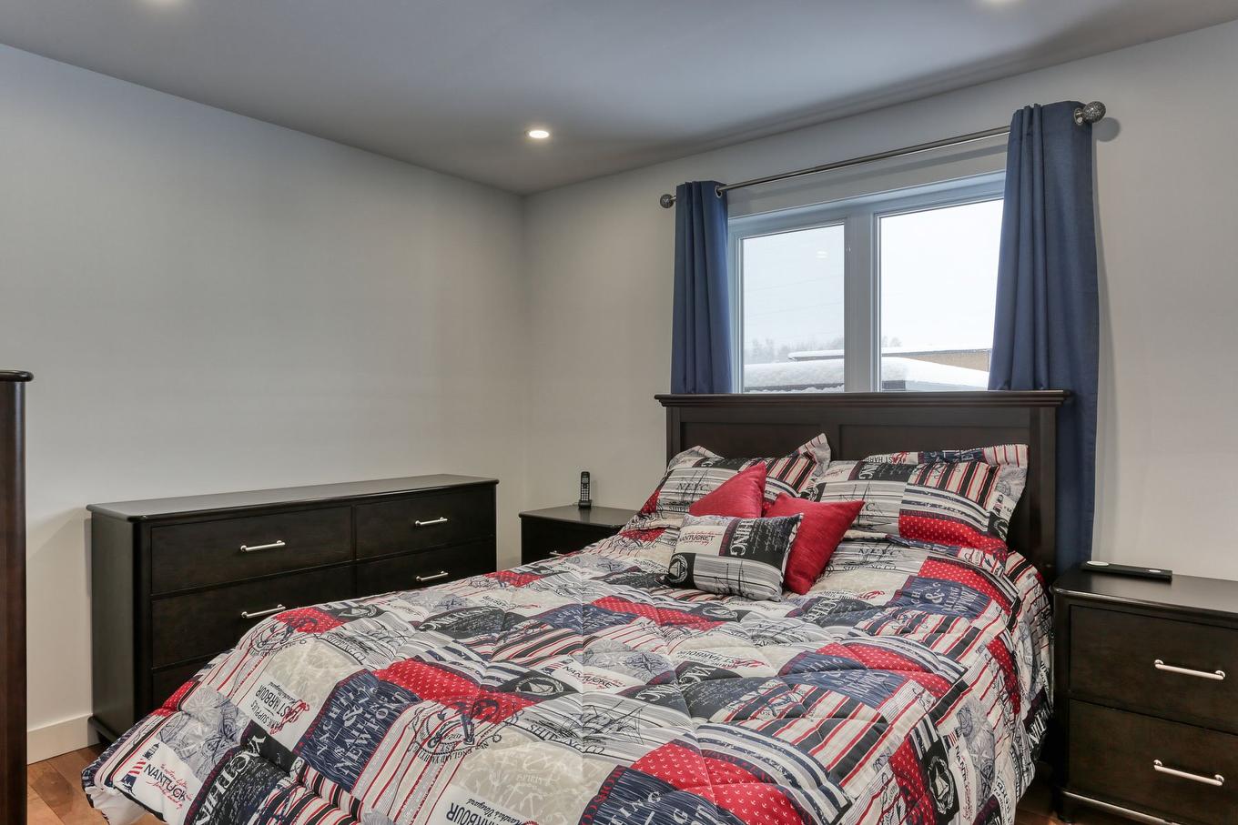 Primary bedroom - 2870 Ch. Bellevue, Saint-Boniface, QC - Indoor Photo Showing Bedroom