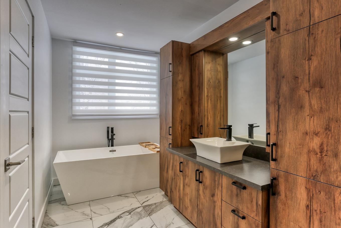 Bathroom - 2870 Ch. Bellevue, Saint-Boniface, QC - Indoor Photo Showing Bathroom