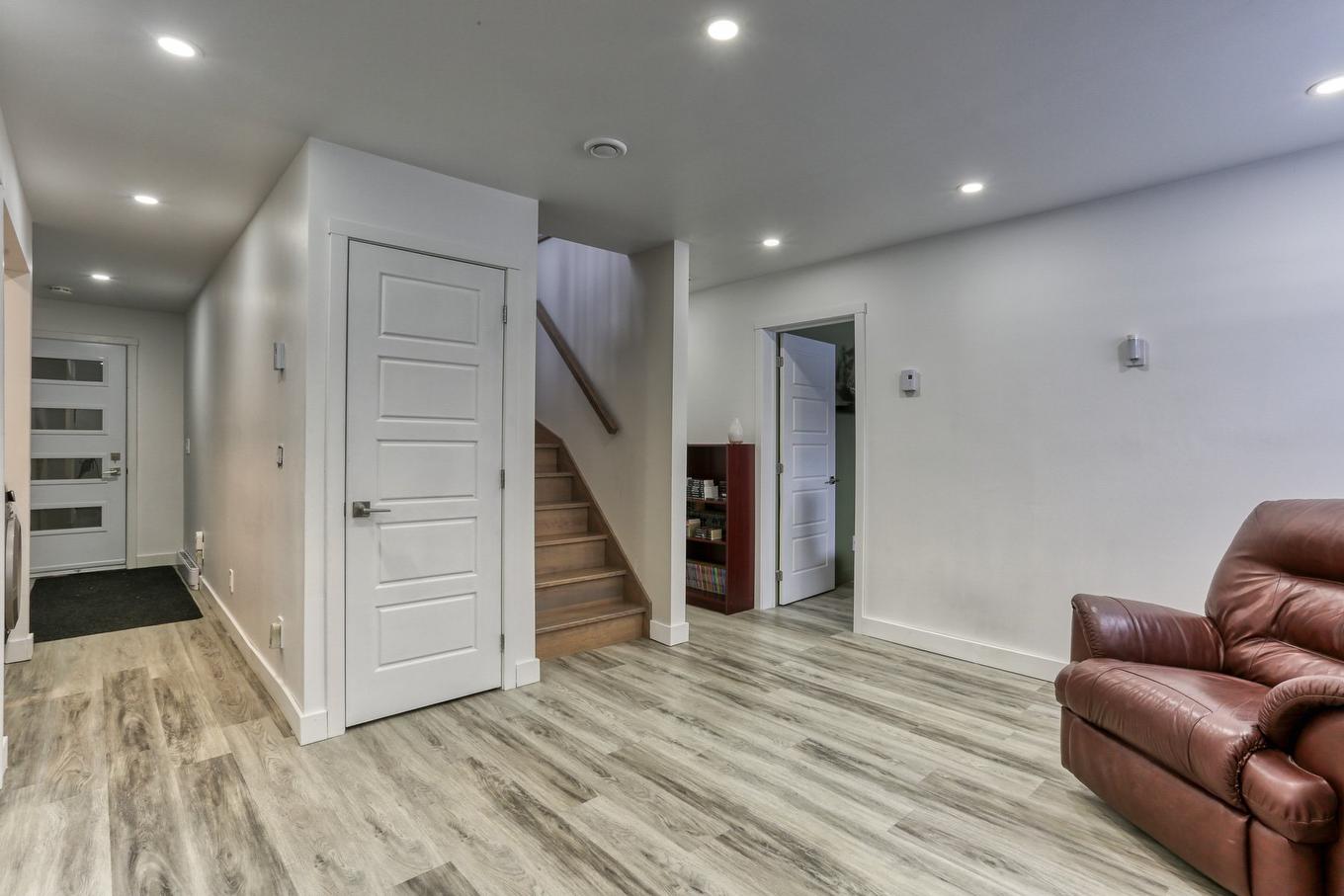 Family room - 2870 Ch. Bellevue, Saint-Boniface, QC - Indoor Photo Showing Other Room