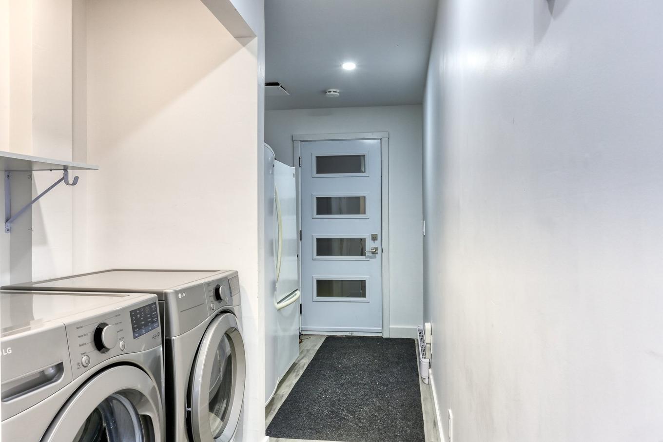 Hall - 2870 Ch. Bellevue, Saint-Boniface, QC - Indoor Photo Showing Laundry Room
