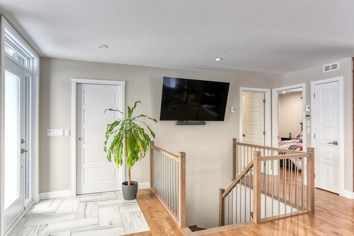 Hall - 2870 Ch. Bellevue, Saint-Boniface, QC - Indoor Photo Showing Other Room