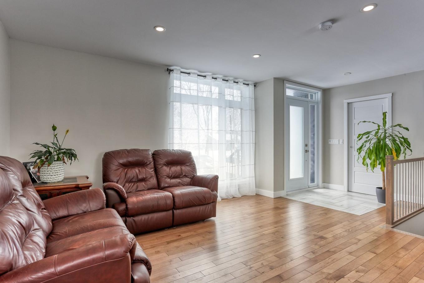 Living room - 2870 Ch. Bellevue, Saint-Boniface, QC - Indoor Photo Showing Living Room